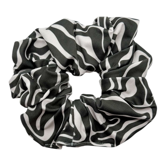 BLACK & WHITE GROOVY WAVES - OVERSIZED SCRUNCHIE