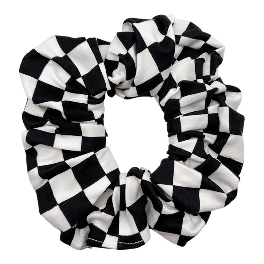 BLACK & WHITE CHECKERS - OVERSIZED SCRUNCHIE